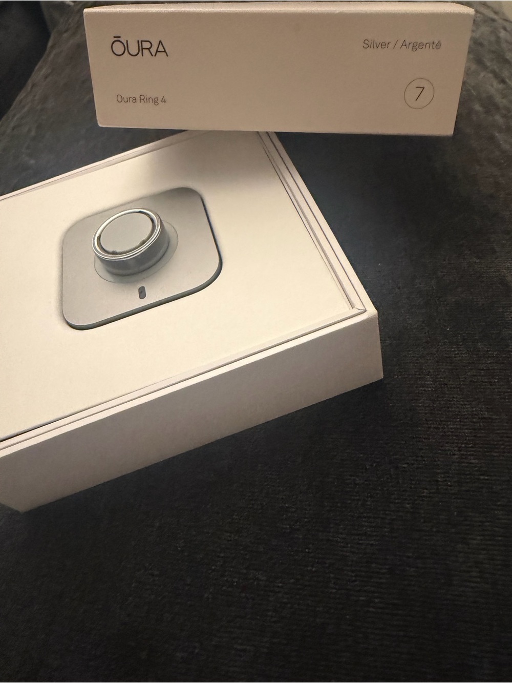 Oura Silver Ring 4 with Charging Dock